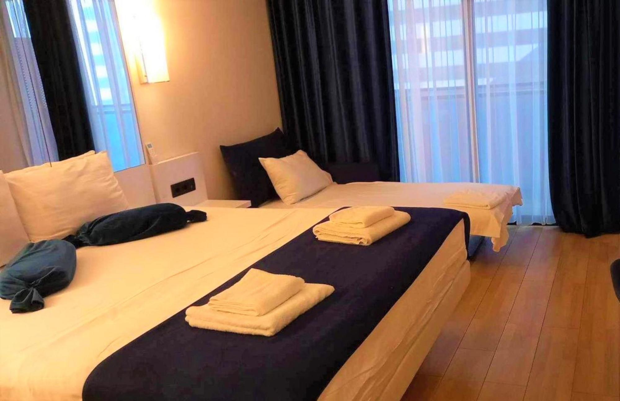 Orbi City Hotel With Sea View Batumi Exterior photo